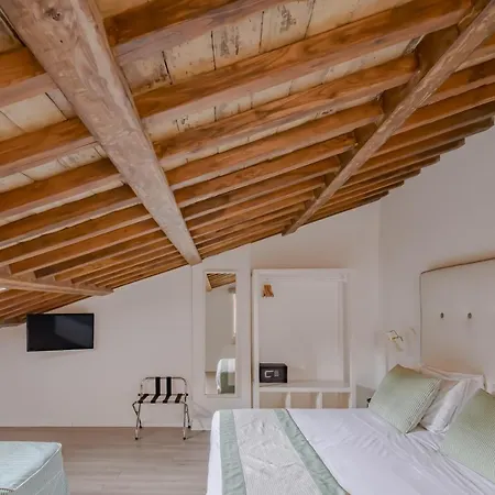 Palazzo Lupardi Relais B&B